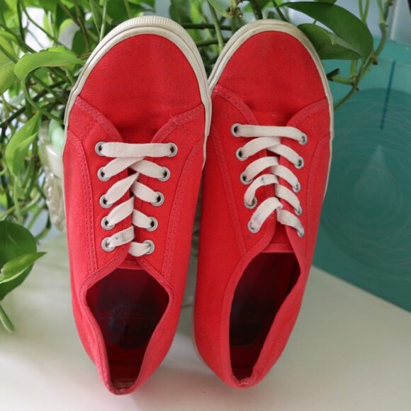 Old Navy Retro-Vintage Lace-Up Canvas Sneakers - Red, Size 7 - Picture 2 of 14